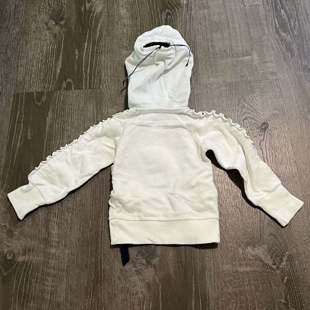 DOLCE & GABBANNA***White Sweater Size 2*** EUC $480 - Picture 5 of 5